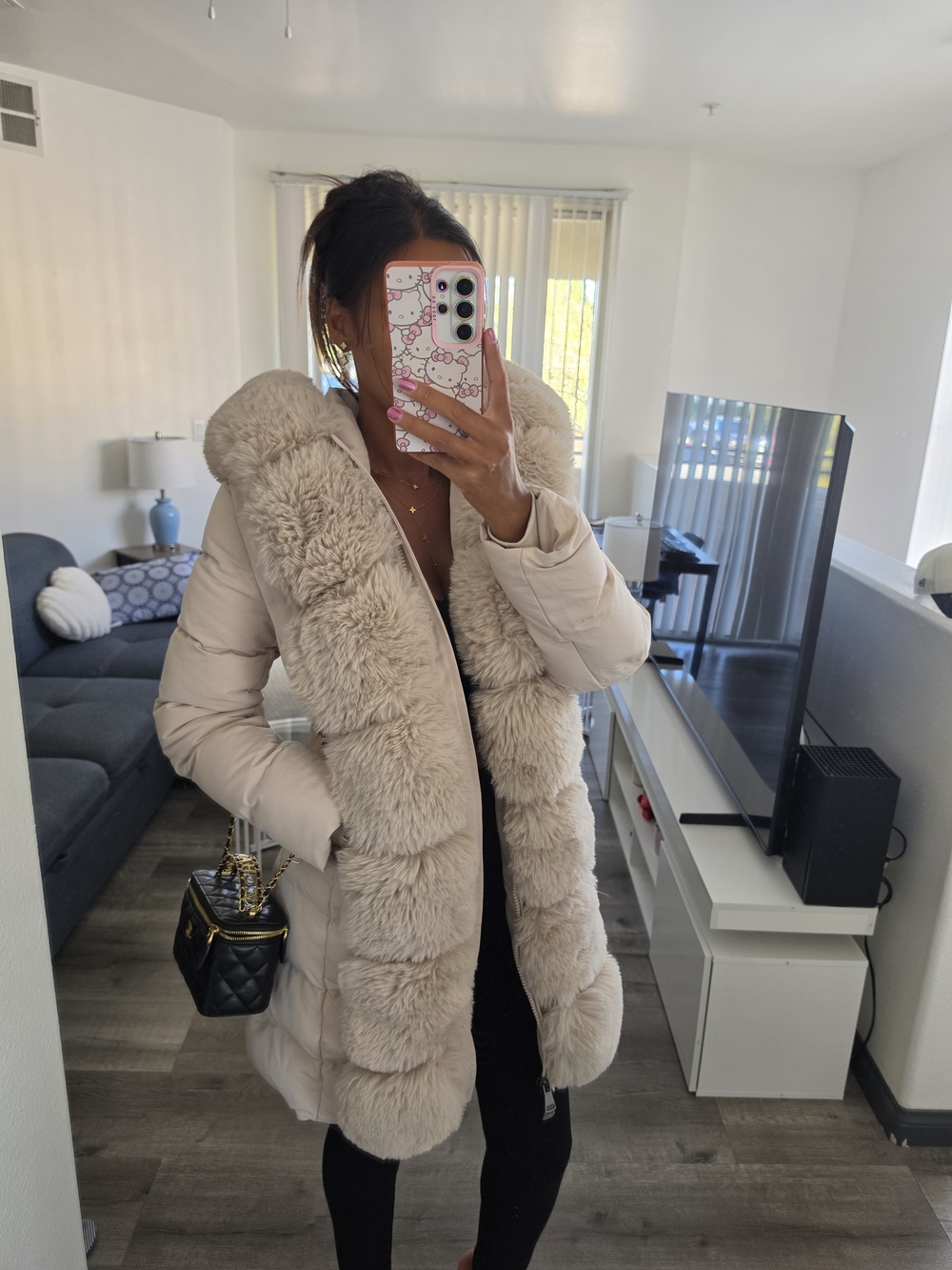 Women’s Cream Faux-Fur Trim Puffer Coat - Picture 8 of 17